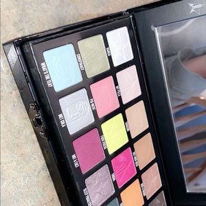 Meet your Posher, Caitlin